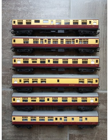 Tri-ang, rame de 6 voitures voyageurs British-Railways (MARK I passenger coaches) rembourrage situé sous